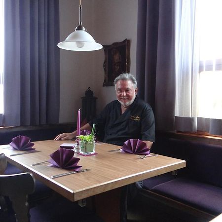 Markgröningen Hotel-Restaurant Zum Goldenen Hahnen מראה חיצוני תמונה
