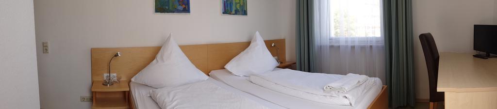 Markgröningen Hotel-Restaurant Zum Goldenen Hahnen מראה חיצוני תמונה